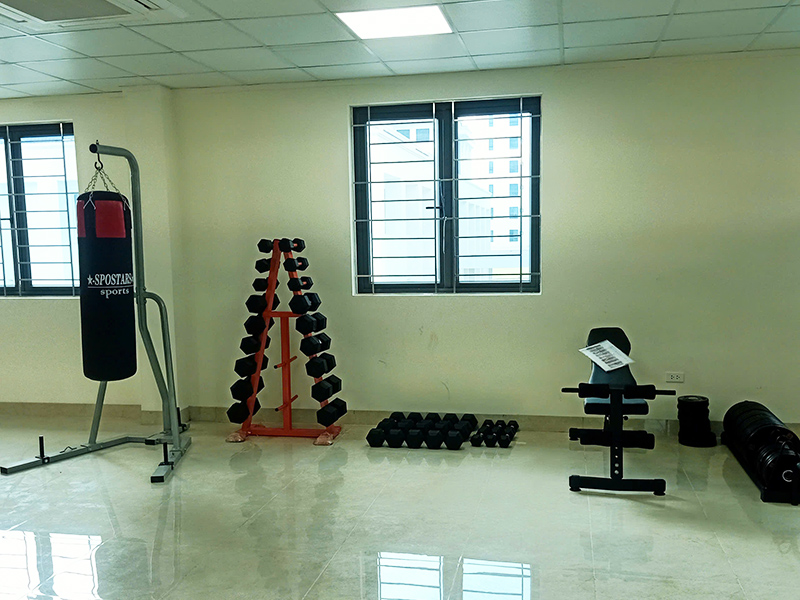 Tạ tay và bao đấm boxing