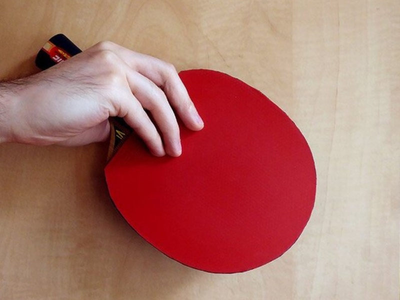 Cầm vợt kiểu Penhold Grip