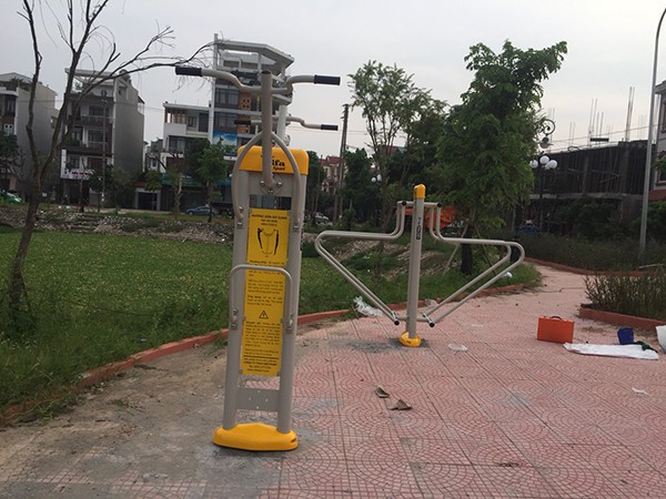 Lắp đặt dụng cụ thể thao ngoài trời ở công viên TP Bắc Giang 3 lap dctt tai cong vien bac giang 3