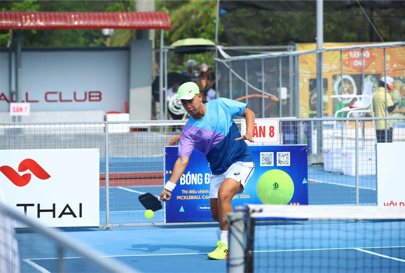 Chơi pickleball