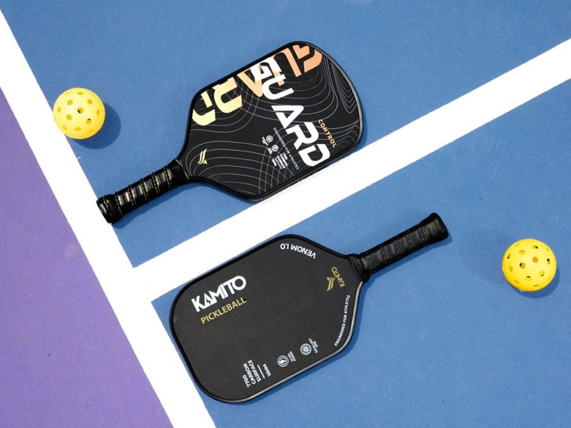 Nên chọn bề mặt vợt pickleball carbon hay sợi thủy tinh? 2 nen chon be mat vot pickleball carbon hay soi thuy tinh