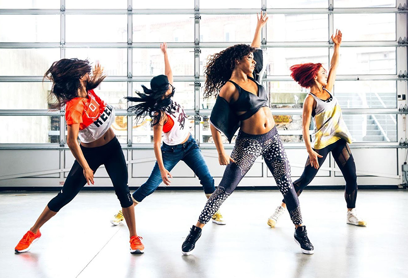 Shuffle Dance là gì? Nhảy Shuffle Dance có tác dụng gì? 6 Nhảy Running Man kết hợp T-Step