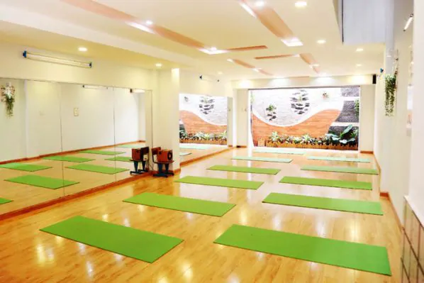 Phòng tập Yoga quận 7 chuyên nghiệp, chất lượng, giá rẻ Nhất 4 phong tap Shanti Spa Yoga 8