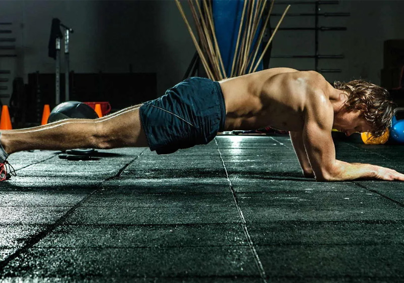 Cách để có cơ bụng 6 múi cắt nét cho nam hiệu quả nhanh nhất 2 Bài tập Plank tạo cơ bụng 6 múi săn chắc