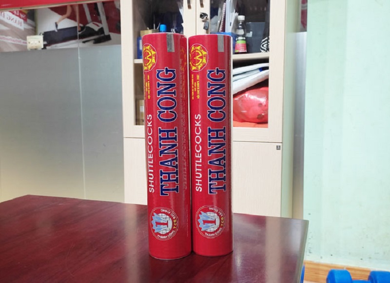 Quả cầu lông Thành Công đỏ 2 quả cầu lông Thành Công đỏ