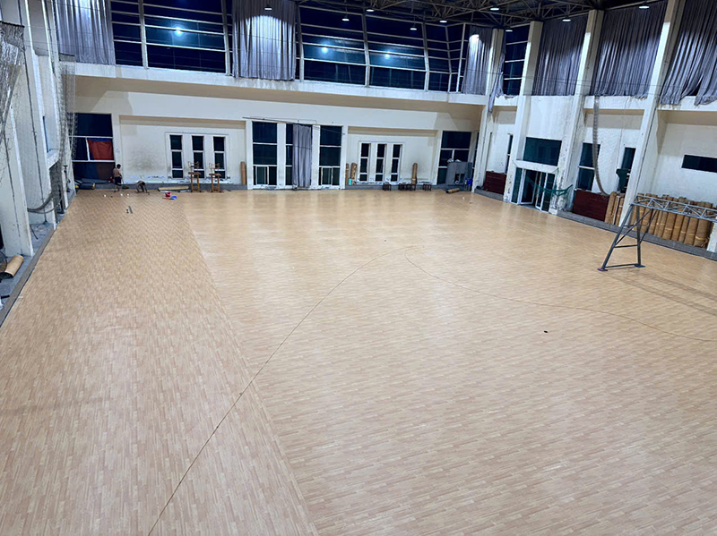 sua chua tham san nha thi dau