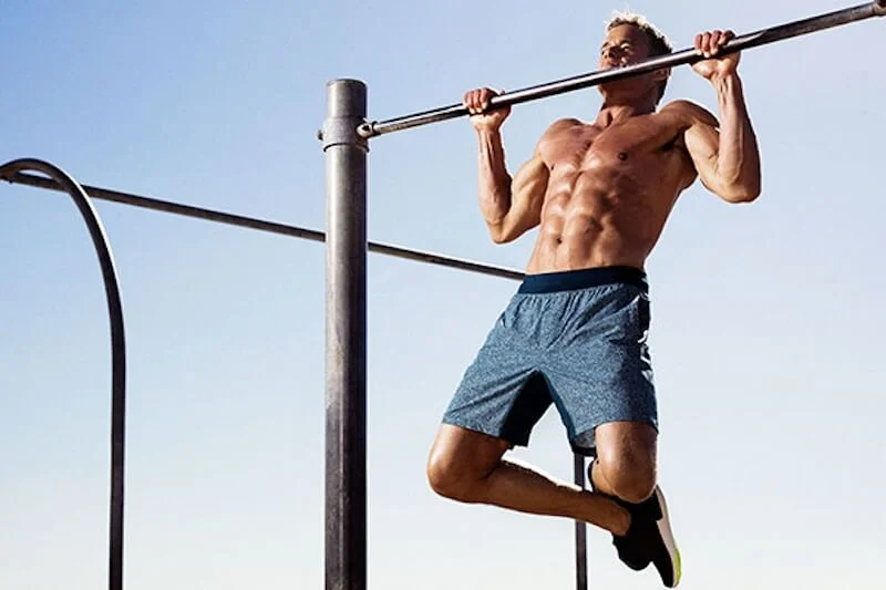 Pull up là gì? So sánh giữa Lat PullDown và Pull Up 3 tac hai cua tap xa don 1