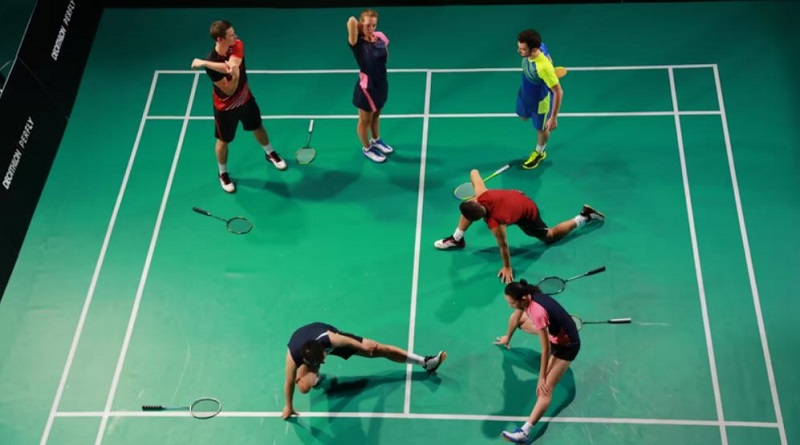 Khởi động, giãn cơ trước và sau khi chơi cầu lông