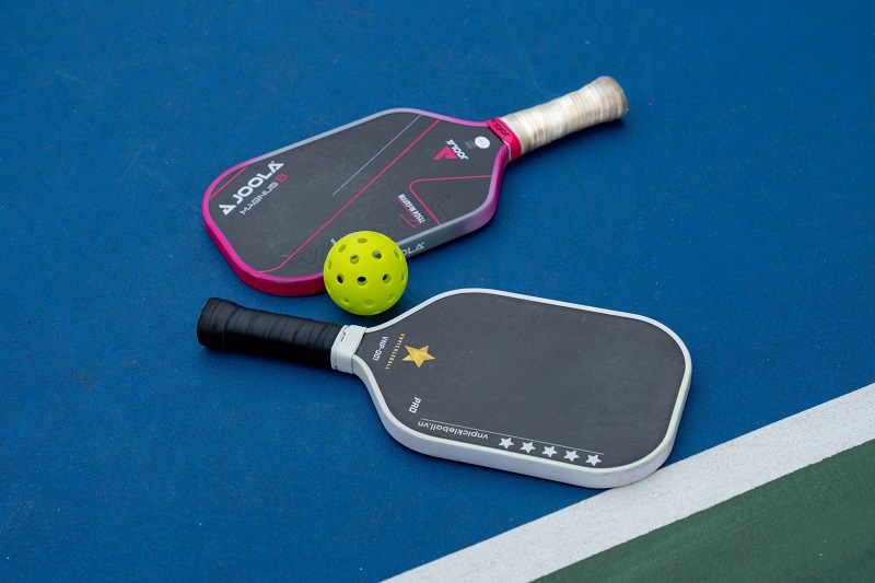 cách quấn cán vợt pickleball