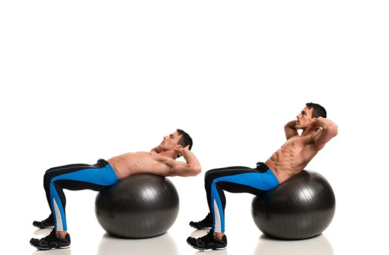 Cách để có cơ bụng 6 múi cắt nét cho nam hiệu quả nhanh nhất 9 Bài tập gập bụng cùng với bóng