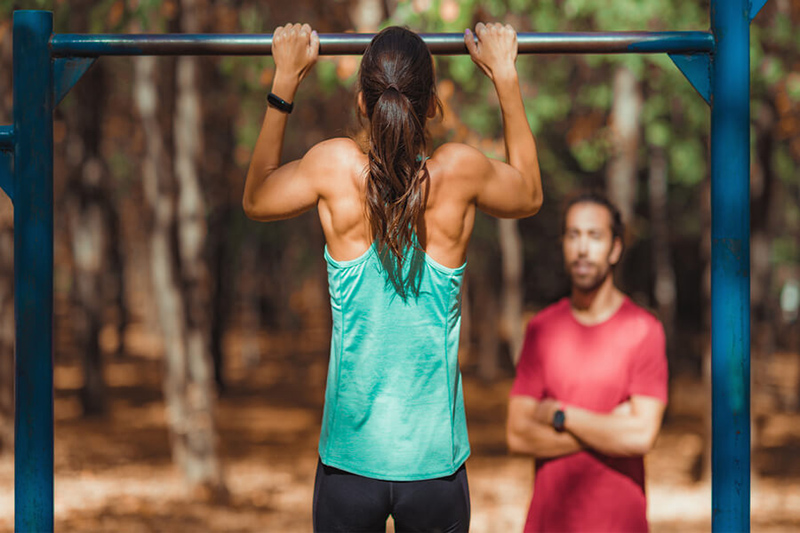 Tập xà đơn buổi chiều