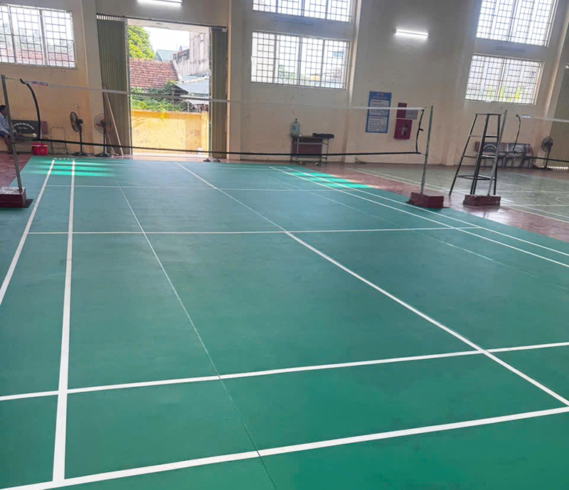 Thi công thảm sân cầu lông tại Trường THCS Thị trấn Tân Thanh, Hà Nam 1 Thi công thảm sân cầu lông