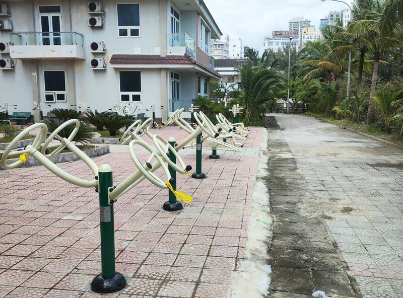 Lắp đặt dụng cụ thể thao ngoài trời