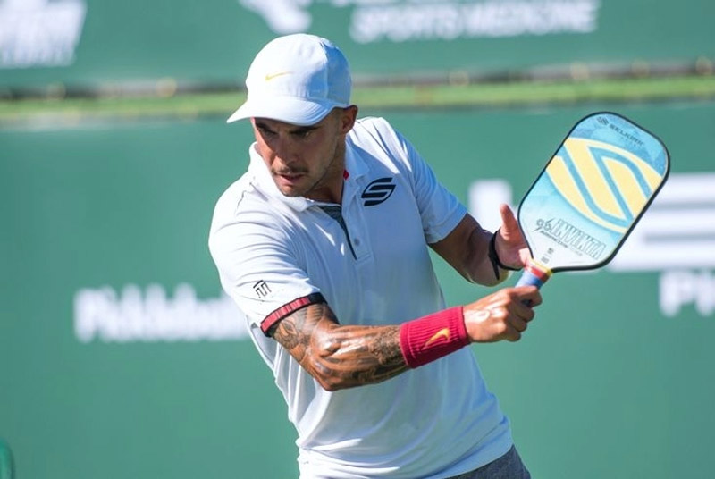 Mẹo nhận biết vợt pickleball thật và giả chính xác nhất 2 Nhận biết vợt pickleball thật và giả qua đặc điểm bên ngoài