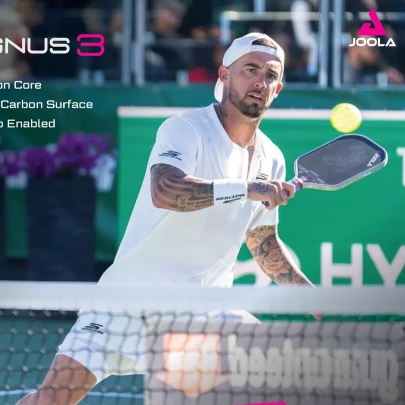 - Chip NFC: Công nghệ mở khóa độc quyền từ HOOla với chip NFC trên cán vợt để xác thực và trải nghiệm sản phẩm độc quyền từ Joola thông qua Joola Connect.