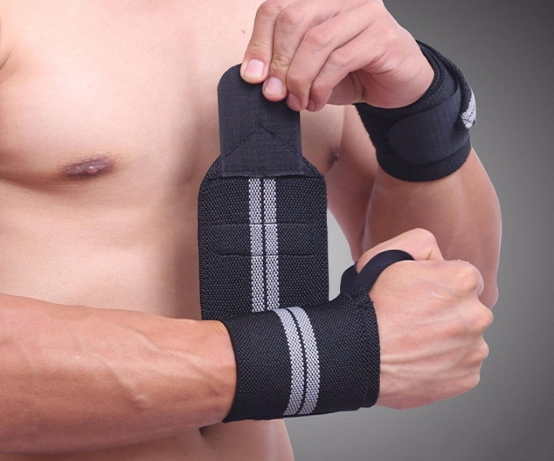 Cách băng cổ tay tập gym giảm chấn thương đơn giản 1 Băng cổ tay