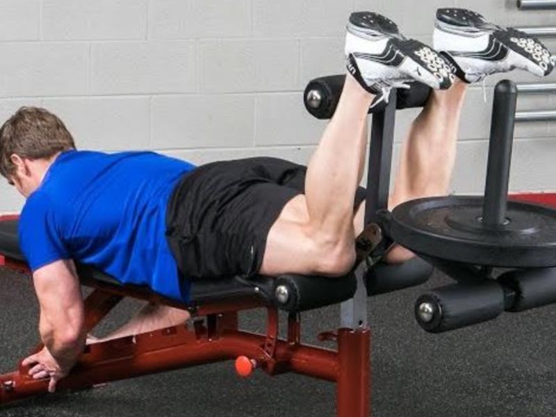 Tập Lying Leg Curls