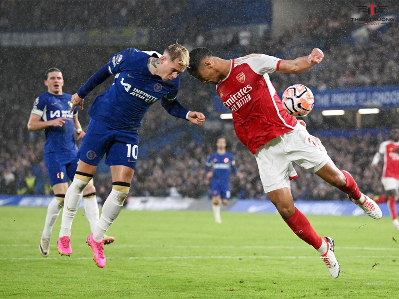 Chelsea đối đầu với Arsenal