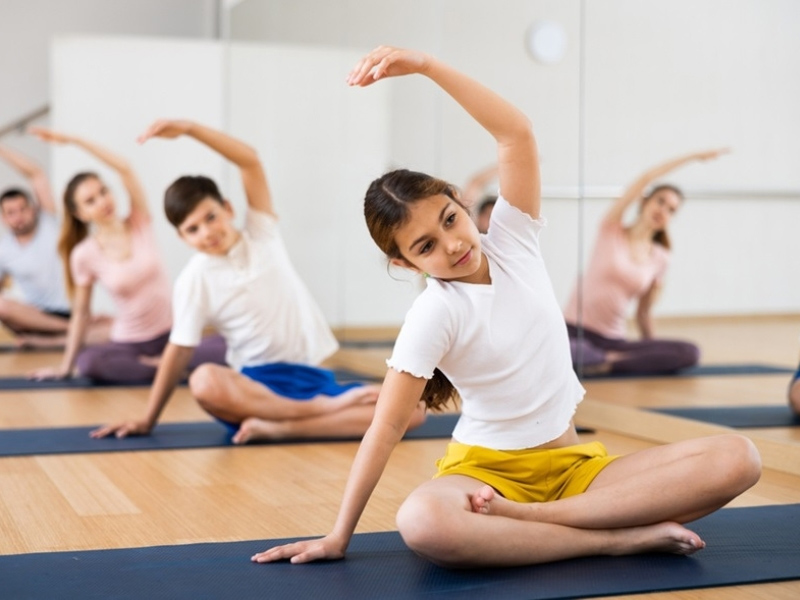 10 bài tập yoga cho trẻ em đơn giản và dễ thực hiện nhất 2 bài tập yoga cho trẻ em