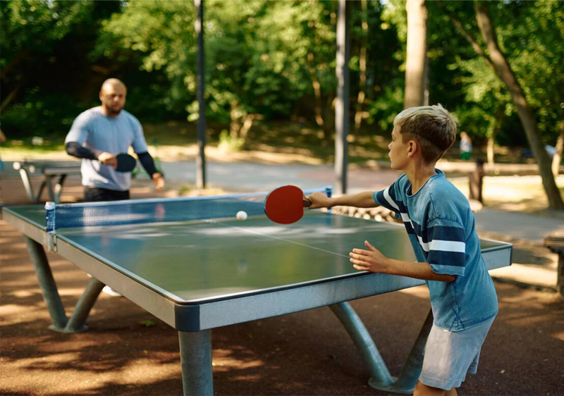 Công nghệ sơn phủ bàn bóng bàn ngoài trời có gì đặc biệt? 1 Chơi bóng bàn ngoài trời