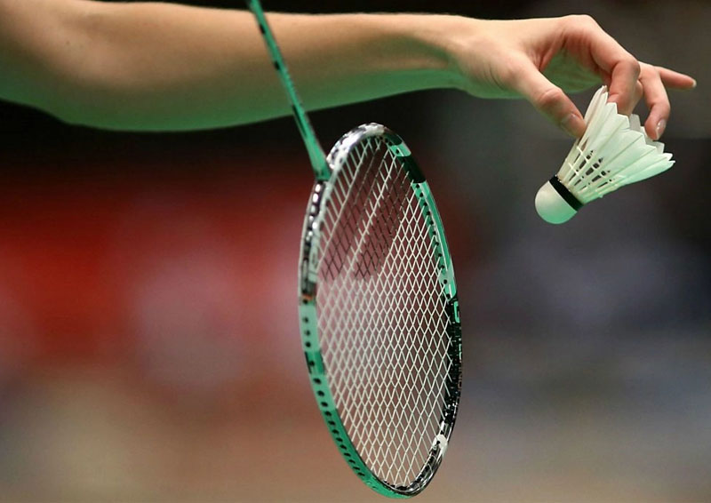 Hướng dẫn cách chọn vợt cầu lông cho người mới chơi 1 vợt cầu lông