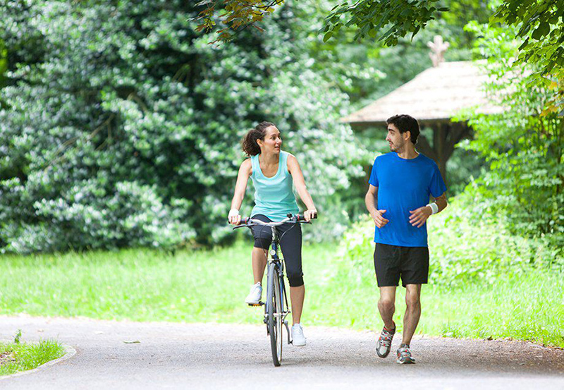 Đạp xe và chạy bộ 