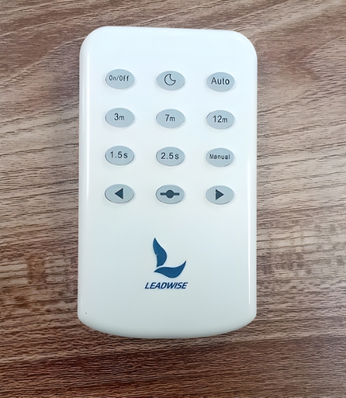 Máy bắn bóng pickleball LEADWISE