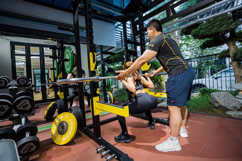 Mở phòng tập thể hình cần những thủ tục gì? 4 Huấn luyện viên thể hình