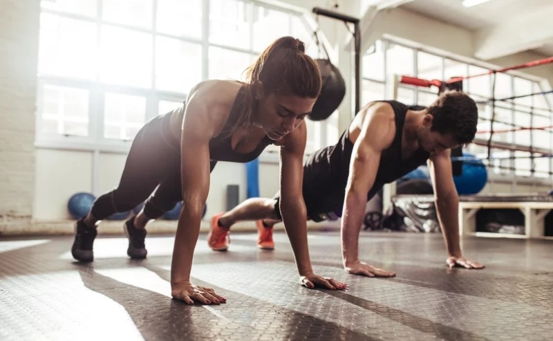 Mỗi ngày tập hít đất bao nhiêu cái là đủ? Cách hít đất chuẩn 3 Tập hít đất buổi sáng