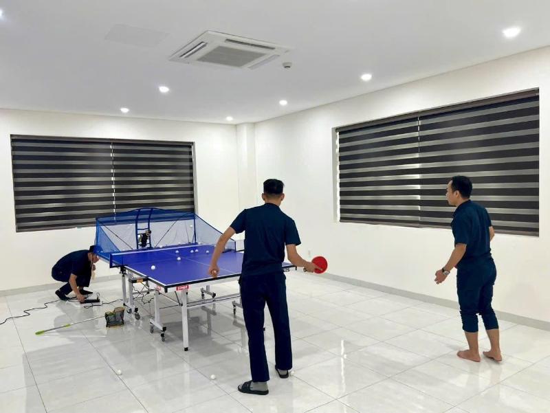 Luật giao bóng bàn hướng dẫn phát bóng chuẩn theo ITTF 7 Dụng cụ hỗ trợ kỹ năng phát bóng bàn như máy bắn bóng bàn