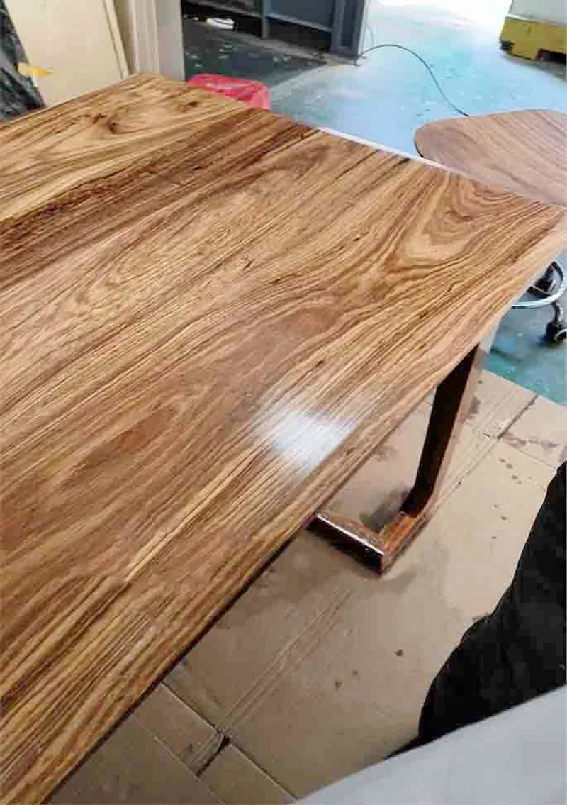 sơn acrylic mặt bàn
