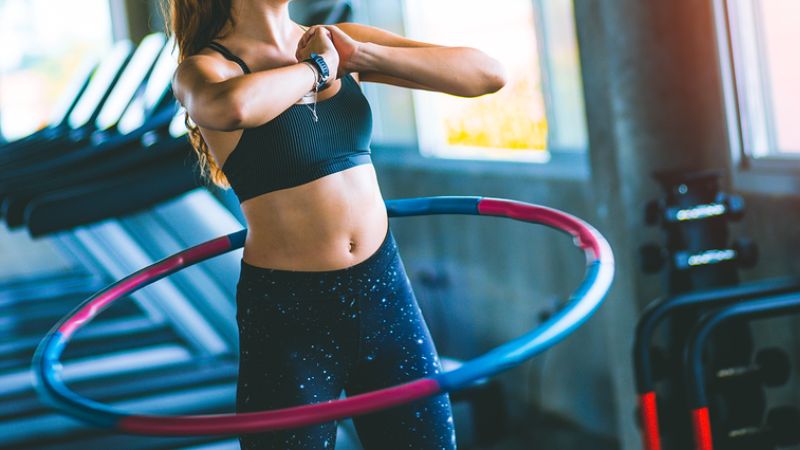 Lắc vòng có tác dụng gì? Hướng dẫn tập lắc vòng đúng cách 2 Tập lắc vòng