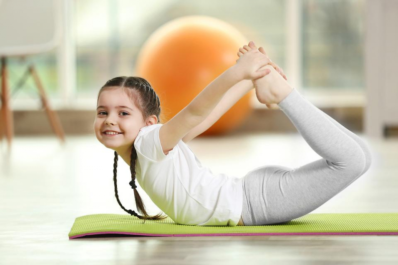 10 bài tập yoga cho trẻ em đơn giản và dễ thực hiện nhất 7 Trẻ em tập yoga