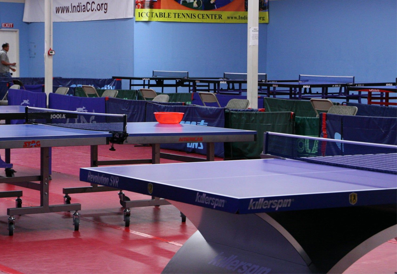 Bàn bóng bàn thi đấu 