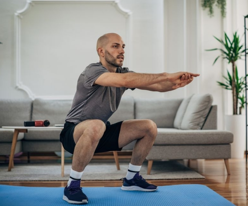 Squat là gì? Hướng dẫn thực hiện 7 bài tập squat đúng cách 10 Squat là gì