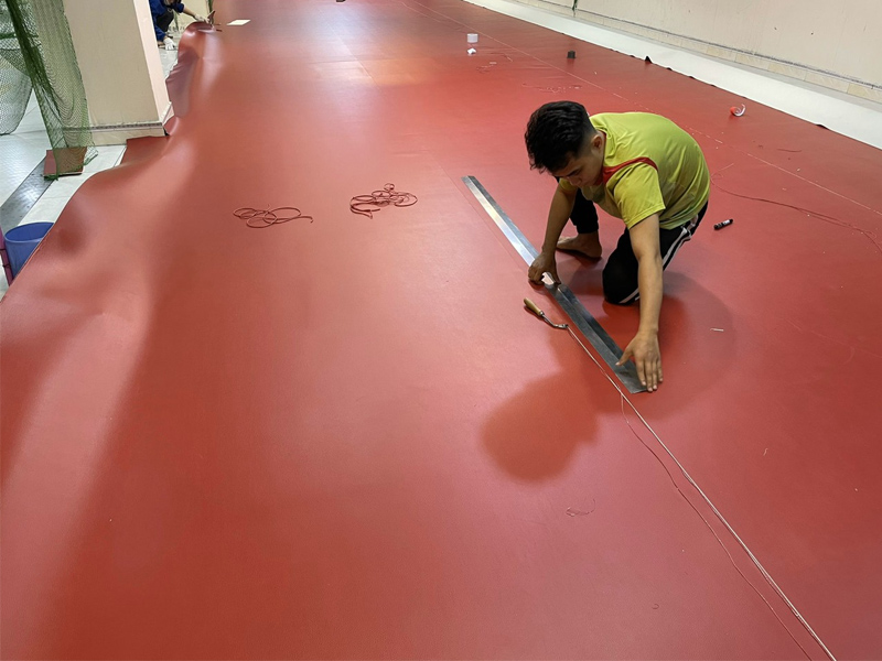 Hướng dẫn chọn thảm sân bóng bàn cho luyện tập và thi đấu 5 Trải thảm sân bóng bàn