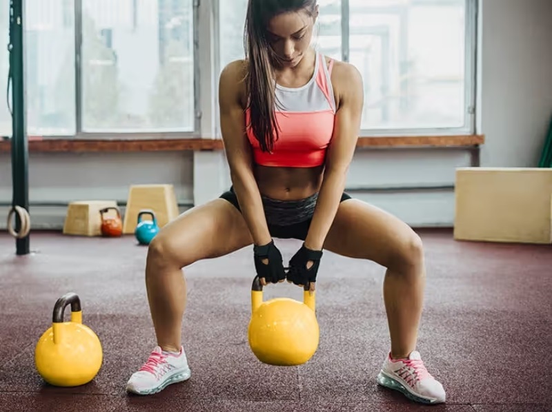 Hướng dẫn các bài Sumo Squat đốt mỡ tăng cơ mông đùi 11 sumo squat