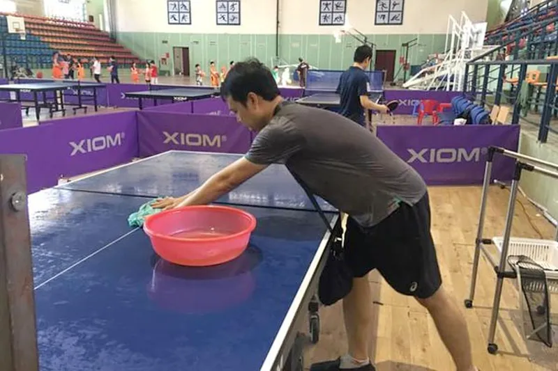 Hướng dẫn cách bảo quản bàn bóng bàn bền đẹp dài lâu 1 vệ sinh bàn bóng bàn