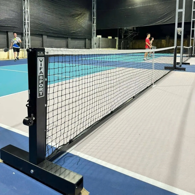 Cấu tạo trụ lưới chắc chắn, ổn định trên sân