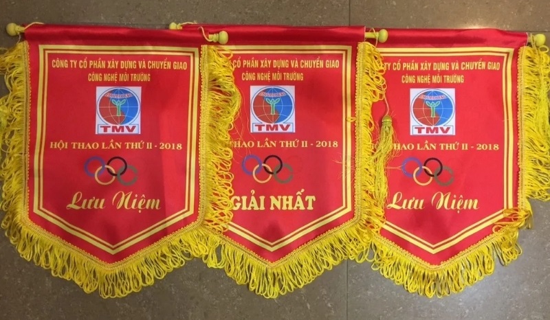 Cờ lưu niệm thiết kế đảm bảo tính thẩm mỹ, in ấn sắc nét