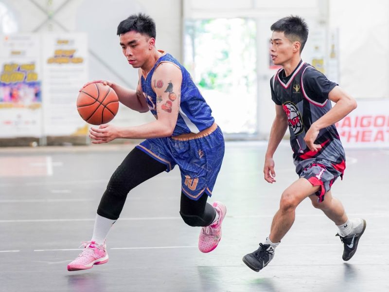 Lựa chọn quả bóng rổ phù hợp khi chơi bóng rổ