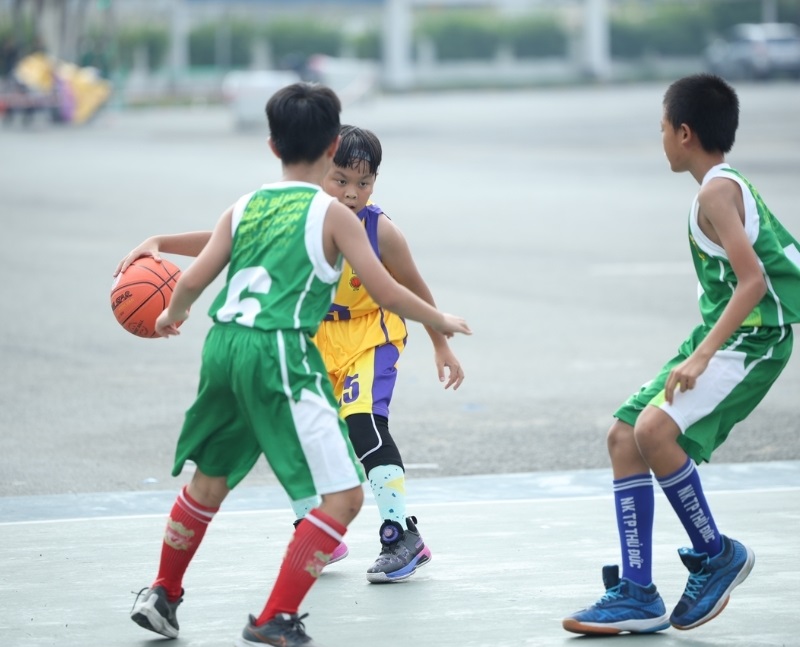 Lựa chọn mẫu bóng chuyền đúng với độ tuổi và mục đích sử dụng