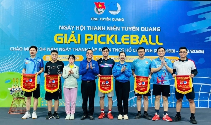 Cờ lưu niệm giải đấu pickleball