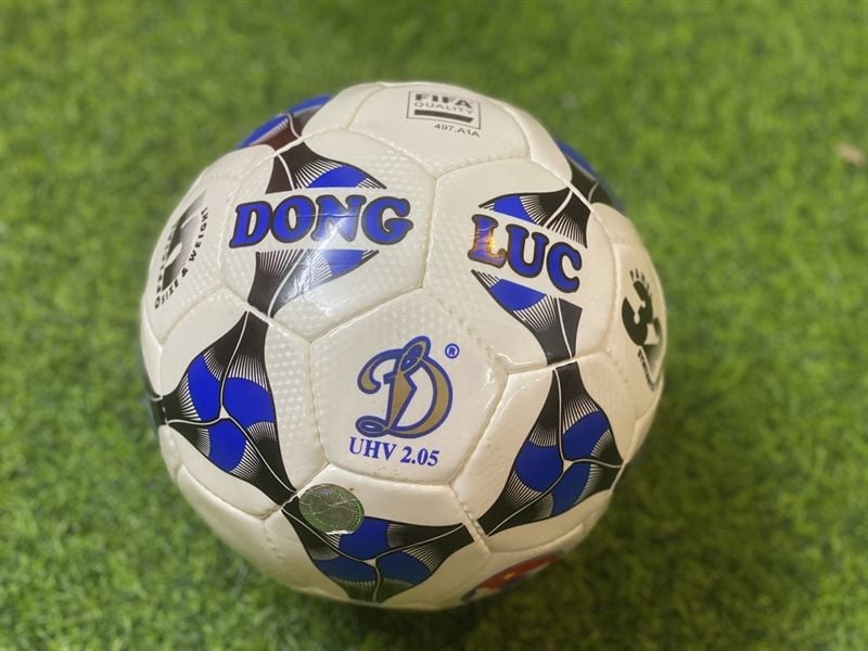 Top quả bóng đá bán chạy nhất năm 2025 không nên bỏ qua 2 Động Lực FIFA Quality số 5 UHV 2.05