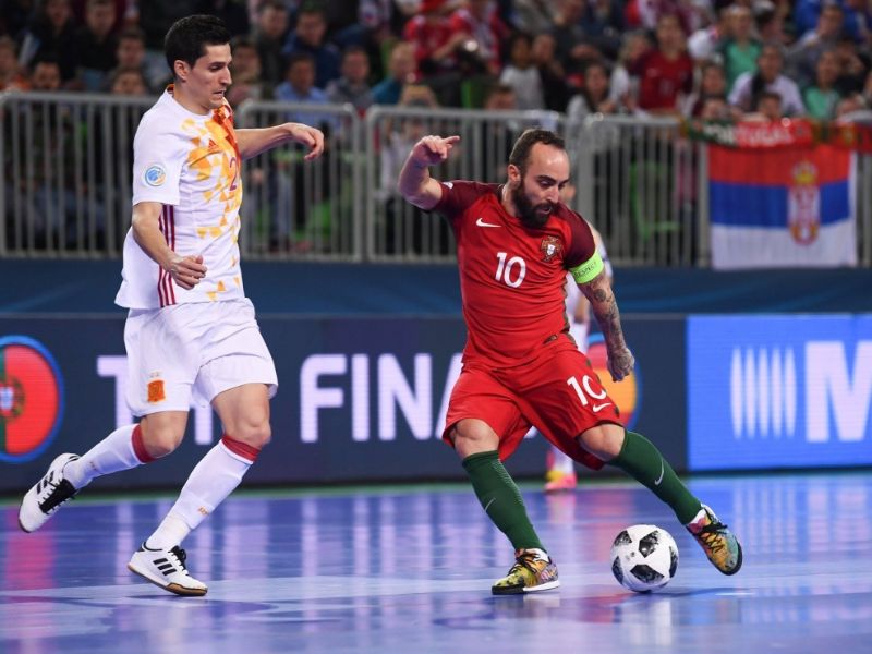 Bóng đá futsal là gì? Sân bóng futsal và những điều cần biết 3 Thi đấu futsal chuyên nghiệp