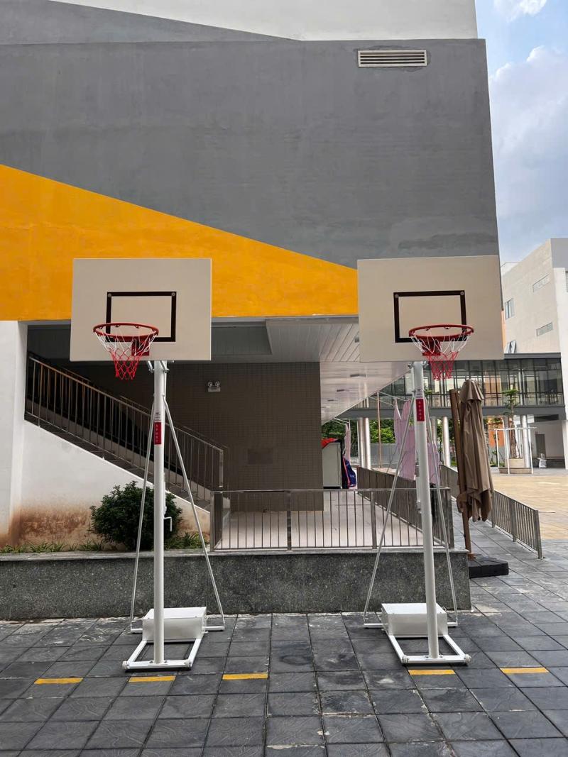 Trụ bóng rổ di động tiện lợi có thể sử dụng tại nhà, trường học tiện lợi