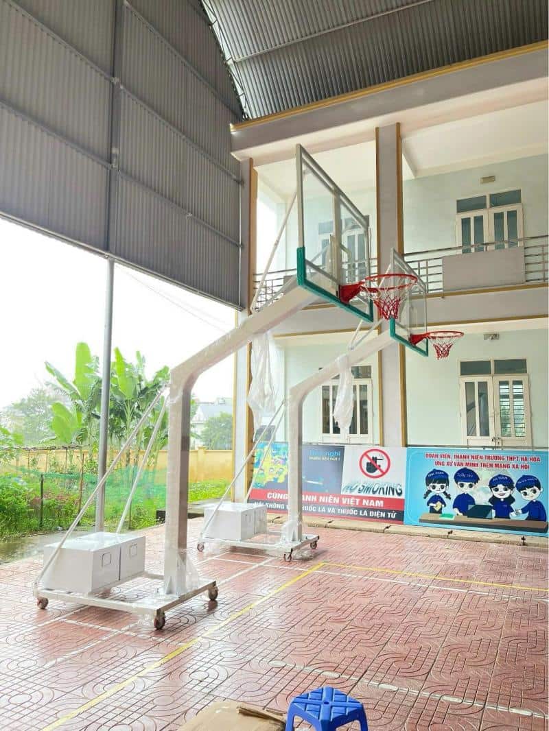 Trụ bóng rổ kính cường lực phù hợp tập luỵện