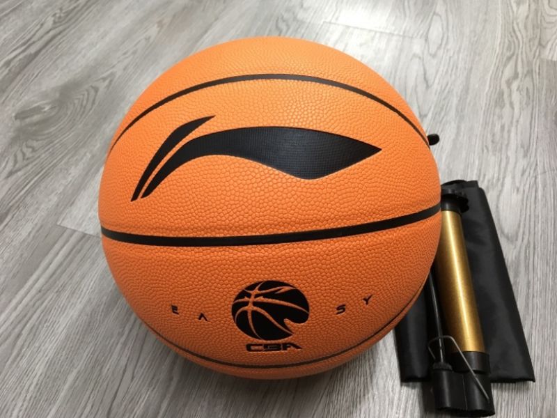 Mua quả bóng rổ chính hãng tại Thể Thao Thiên Trường