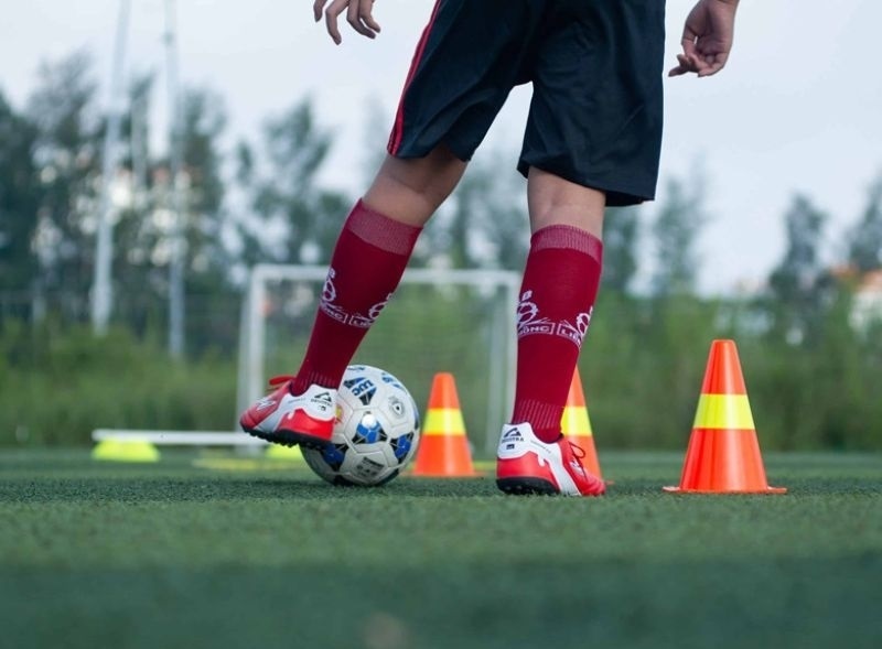 Phụ kiện bóng đá hỗ trợ tập luyện  