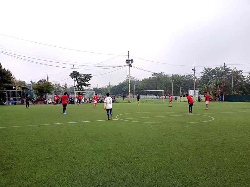 Top 10 sân bóng gần đây đang cho thuê tại Hà Nội đáng tiền nhất 10 Sân bóng Đầm Hồng II